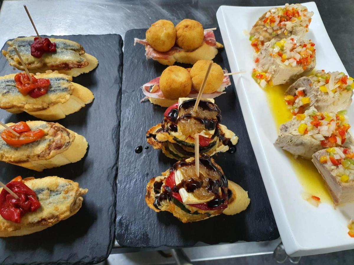 Poshtel Bilbao - Premium Hostel מראה חיצוני תמונה