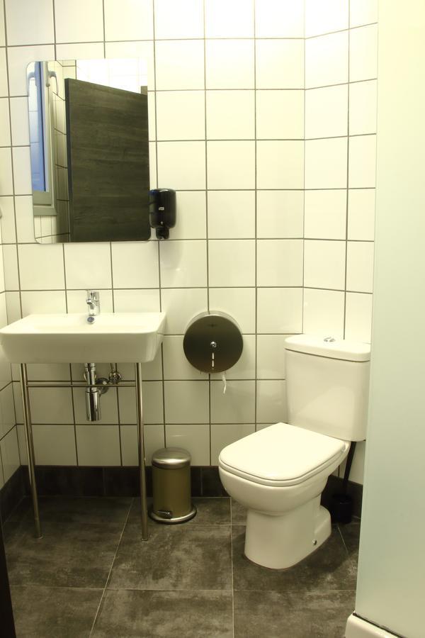 Poshtel Bilbao - Premium Hostel מראה חיצוני תמונה