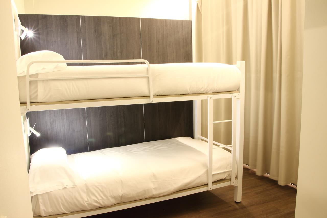 Poshtel Bilbao - Premium Hostel מראה חיצוני תמונה