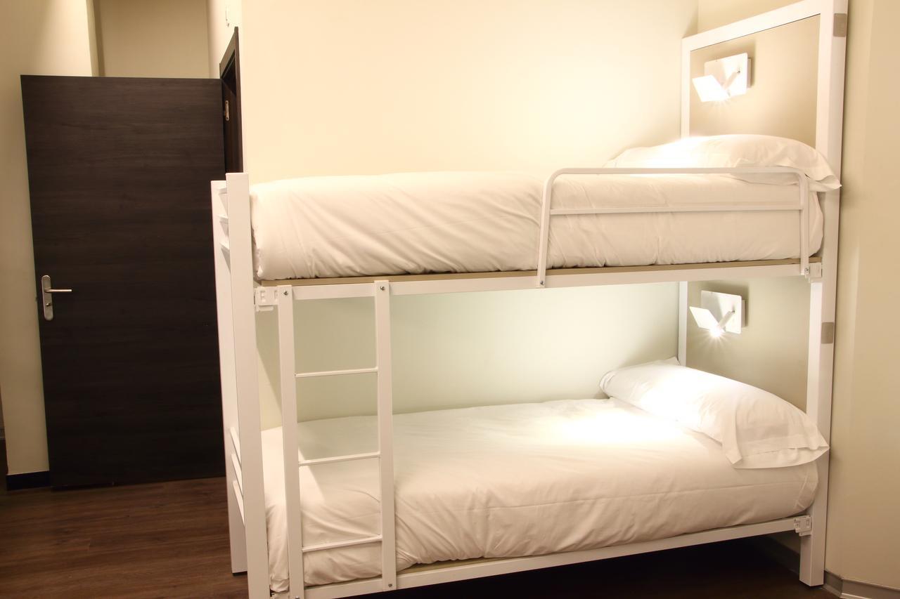 Poshtel Bilbao - Premium Hostel מראה חיצוני תמונה