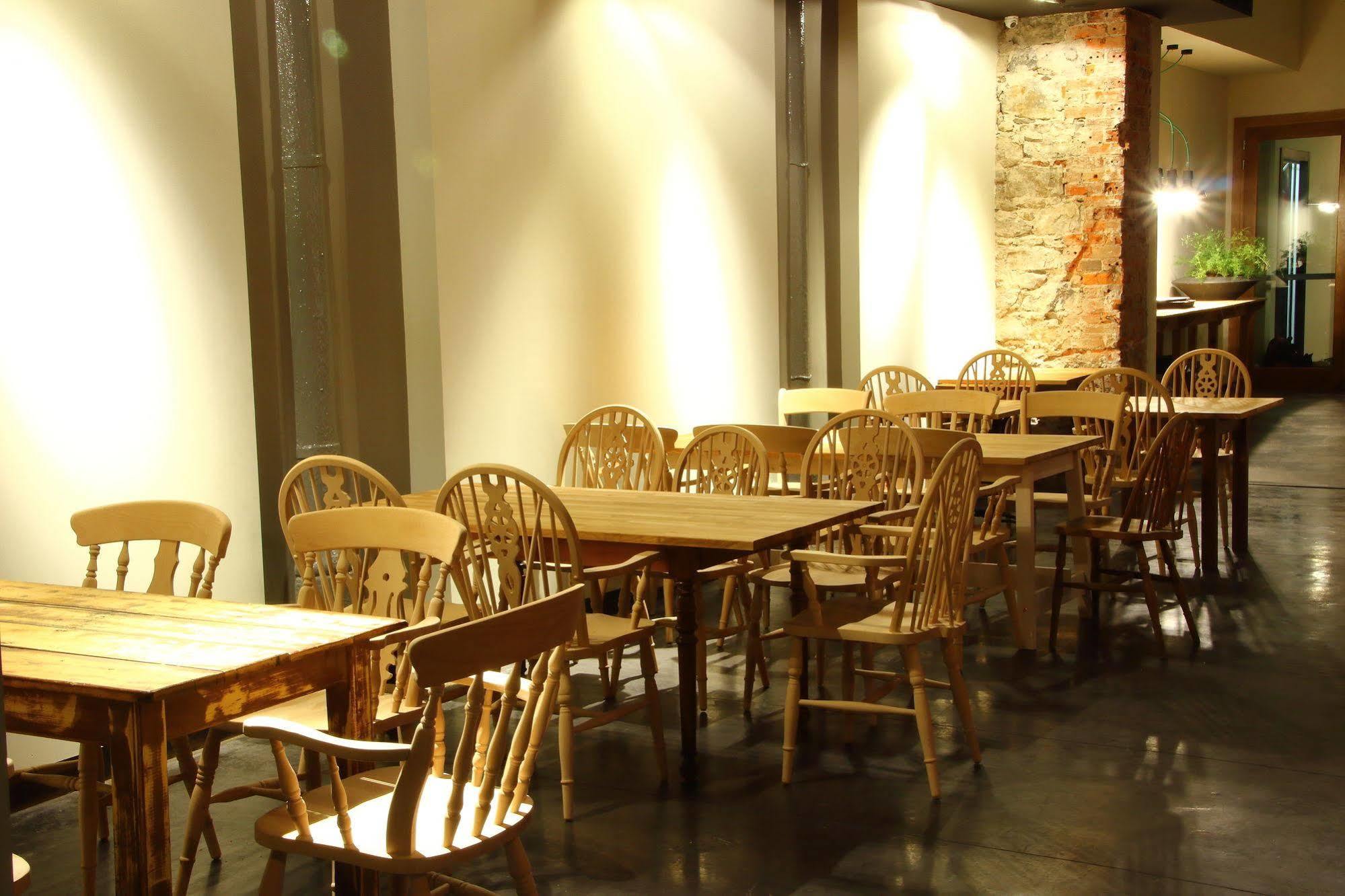 Poshtel Bilbao - Premium Hostel מראה חיצוני תמונה