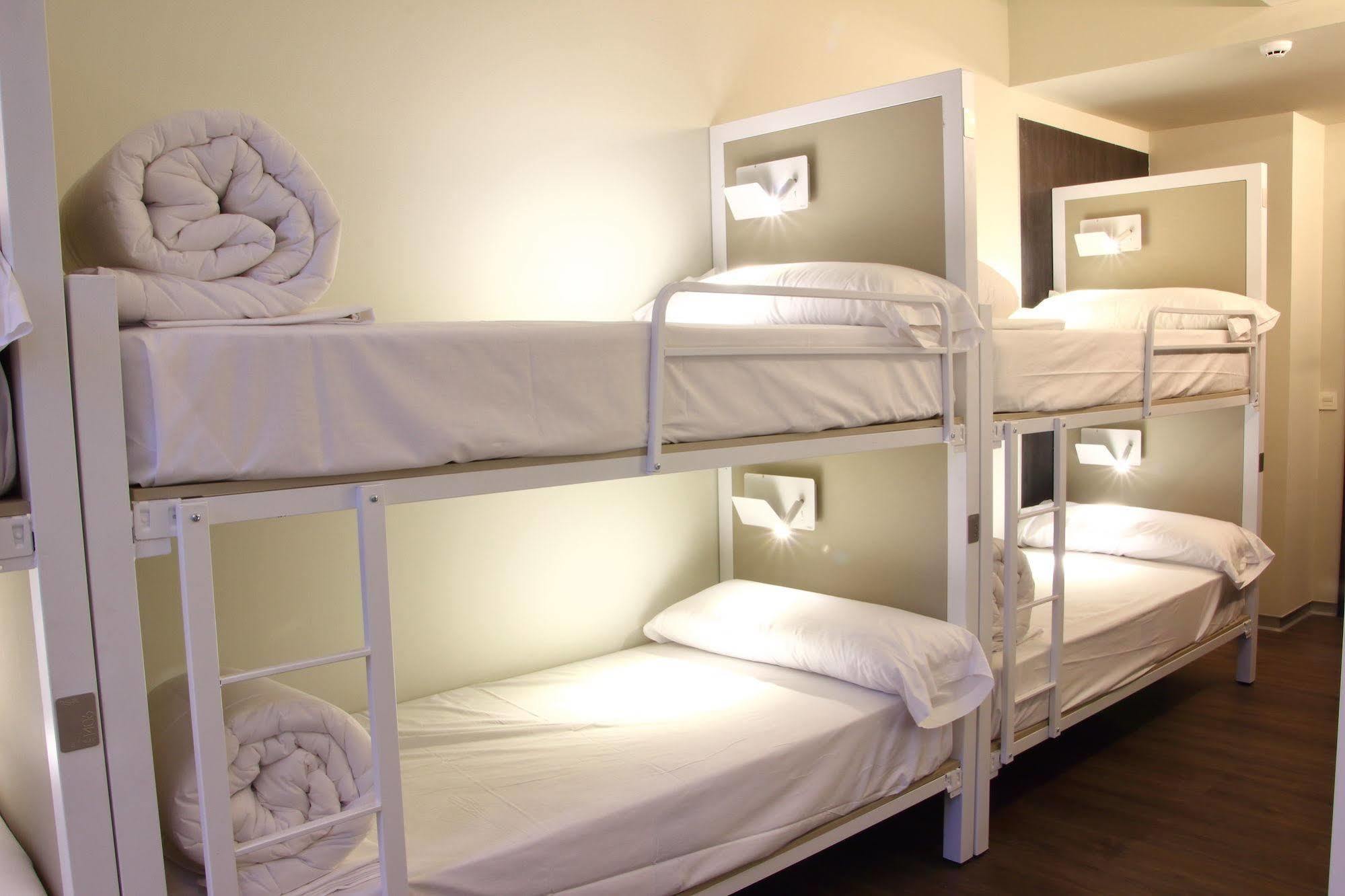 Poshtel Bilbao - Premium Hostel מראה חיצוני תמונה