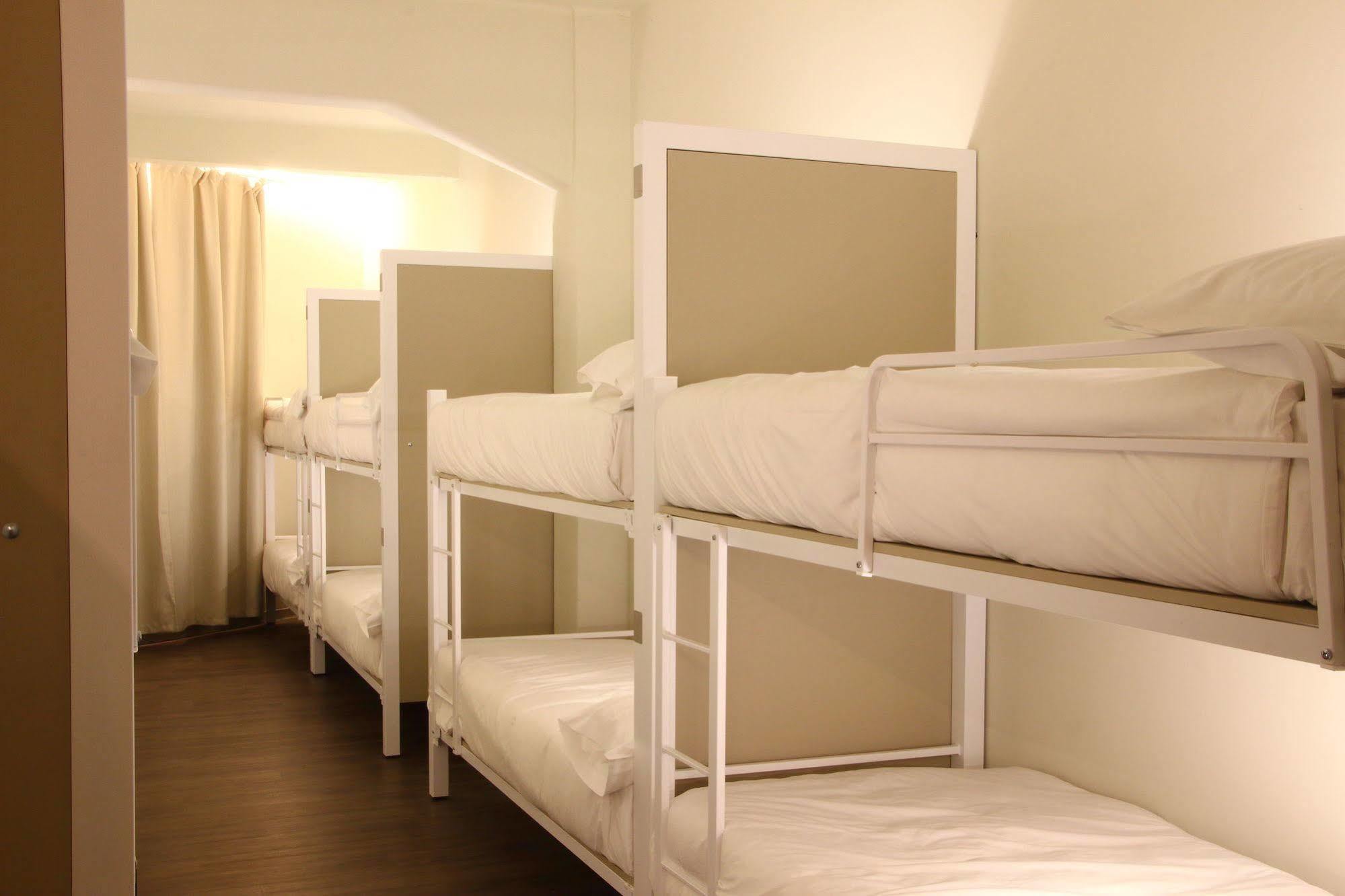 Poshtel Bilbao - Premium Hostel מראה חיצוני תמונה