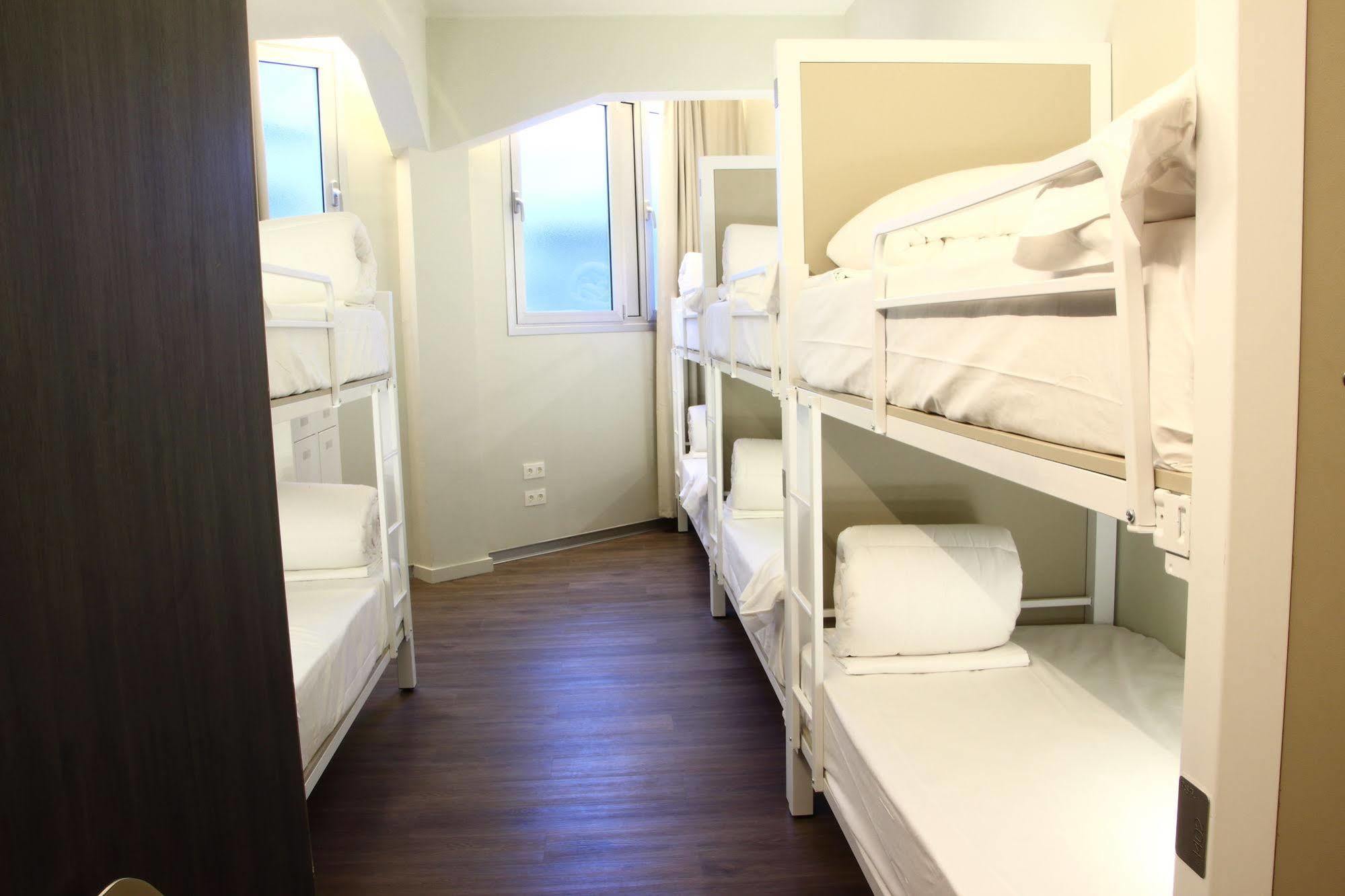 Poshtel Bilbao - Premium Hostel מראה חיצוני תמונה
