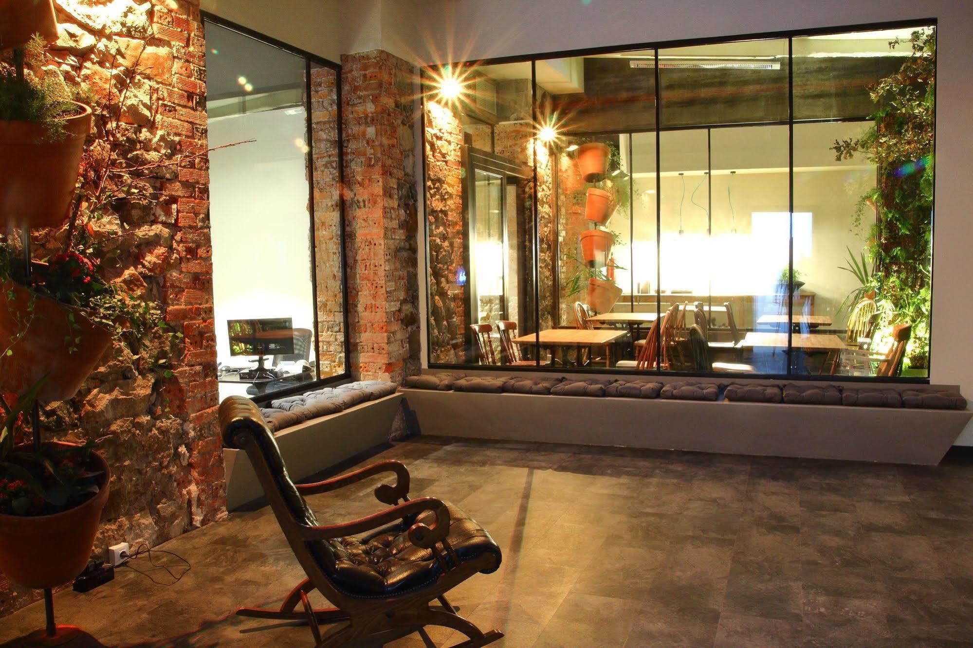Poshtel Bilbao - Premium Hostel מראה חיצוני תמונה